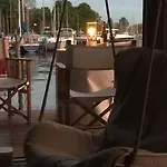 Hausboot Vom Feinsten 船上ホテル