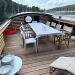 Hausboot Vom Feinsten ベルリン