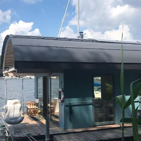 Hausboot Vom Feinsten Botel Berlijn