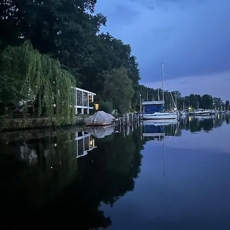 Hausboot Vom Feinsten * Berlin