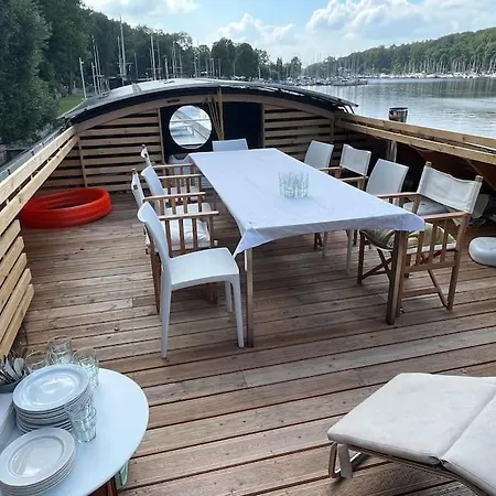 Hausboot Vom Feinsten برلين